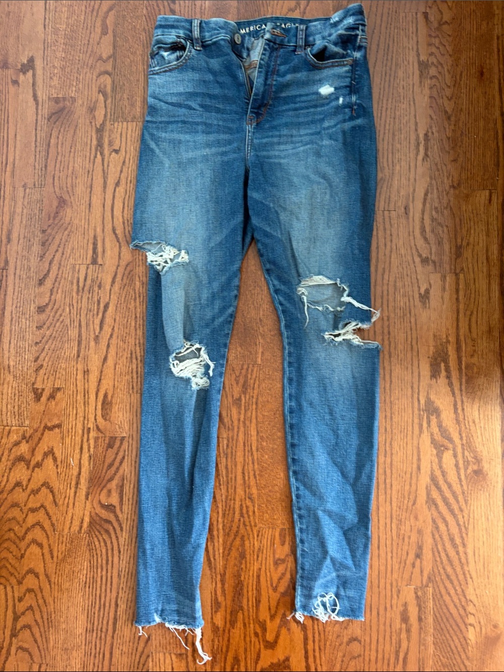American Eagle Super Stretch Curvy Super Hi-Rise Distressed Skinny Jegging